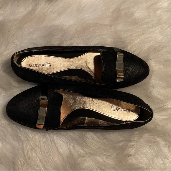 Black flats/loafers, meant for comfort and style! - Picture 2 of 4